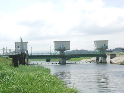 十二町潟潮止水門