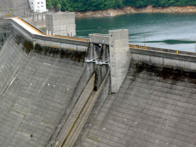 �N���X�g�Ƀ��W�A���Q�[�g�Q��