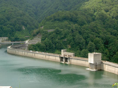 �㗬�������̑S�i