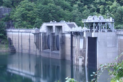 �㗬�����猩�����W�A���Q�[�g�ƑI���搅�ݔ�