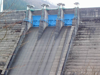 ラジアルゲート3門