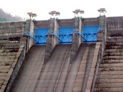 ラジアルゲート3門