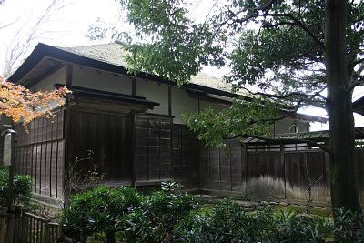 長流亭は数寄屋造りの茶室です