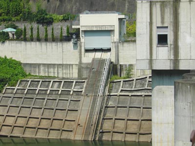 インクラインと格納庫