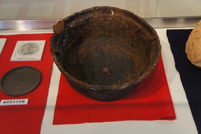 鉄鍋出土品