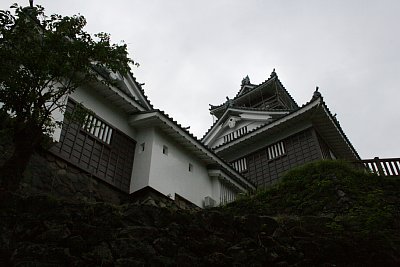 本丸東側から見た天守