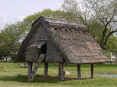 高床式住居
