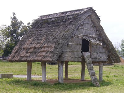 高床式住居