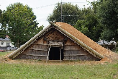 竪穴式住居