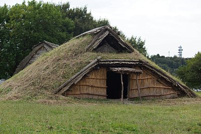 竪穴式住居