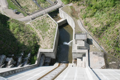 �V�[�ォ�猸���H�ƕ��_��������