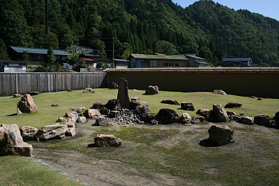 江馬氏城館跡　庭園（復元)