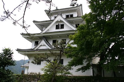 松の丸から見た天守