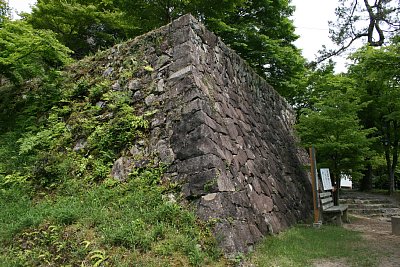 石垣の隅は防御上の急所に当ります