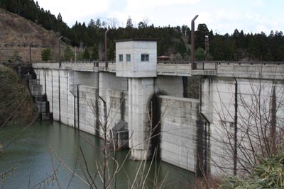 �E�ݏ㗬���玩�R�z�����^���f��