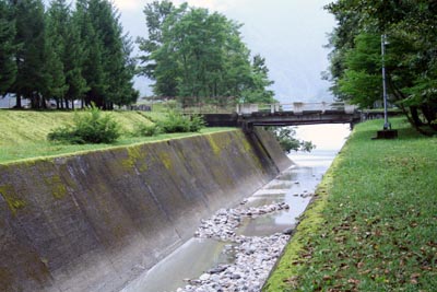 �����΂ւ̊J���H