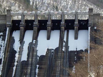 6��̃��W�A���Q�[�g