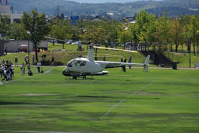 ロビンソンR44Astroは初期の機体です
