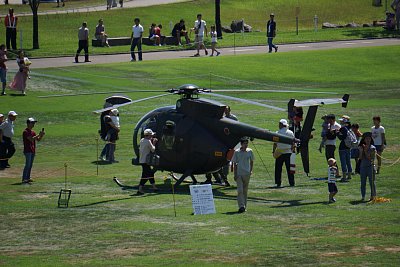 OH-6Dは離陸準備に入ろうとしています
