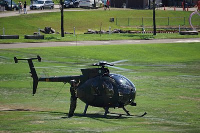 OH-6Dが着陸しました