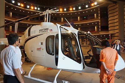 ヘリコプターの操縦席