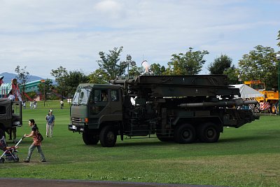 河川などに迅速に橋を設置することができる