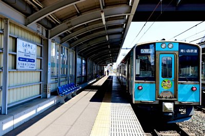 青い森701系電車