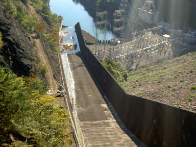 �V�[���瓱�����Ɣ��d��������