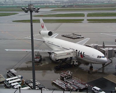 �H�c��`�ɂ�JAL�@