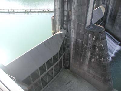 ���[���[�Q�[�g