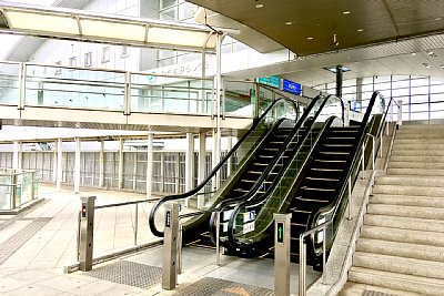 ひたち野うしく駅入り口