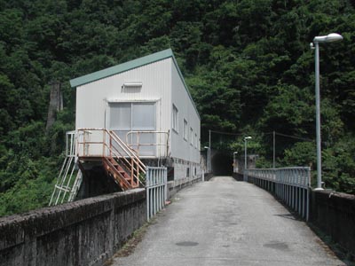 �V�[�͓��H�ɂȂ��Ă��܂�