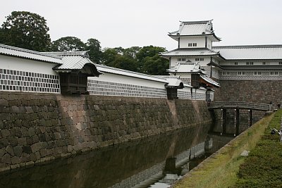 金沢城橋爪橋と水堀