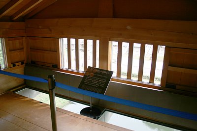 金沢城五十間長屋内部の石落とし