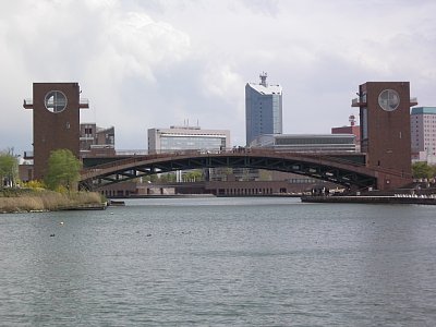 富岩運河環水公園天門橋