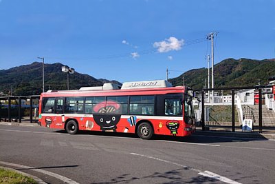 バスが停車している