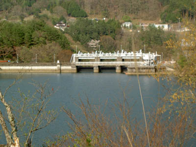 �ؑ\�_�����㗬����