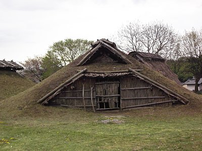 竪穴式住居(復元)