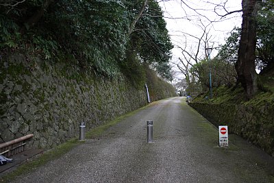 小丸山城本丸への通路