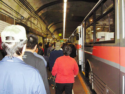 �g�����[�o�X�͓��{�ł�������