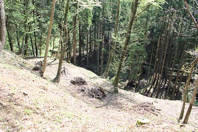 下部の帯曲輪です