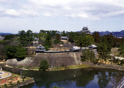 ���]���̊ۍ��Ί_�Ɠ�E�E���E�E���ۘE