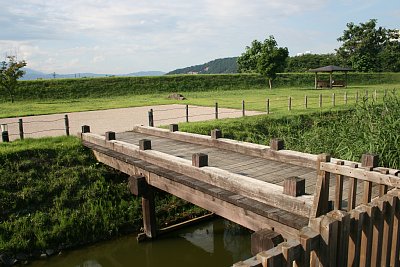 外堀にかかる橋