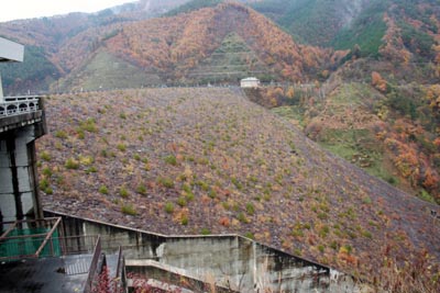 ��̂��E�݂��猩��