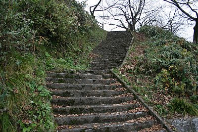 本丸から二の丸への階段