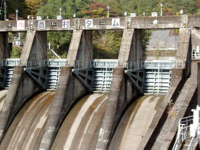 �N���X�g�ɂ̓��W�A���Q�[�g�S��