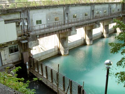 ���ݏ㗬�����猩�����