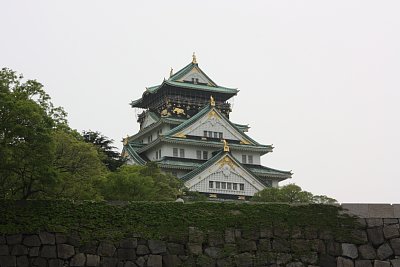 天守を西から見ると