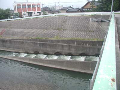 �����́A�K�i��ɂȂ��Ă��܂�