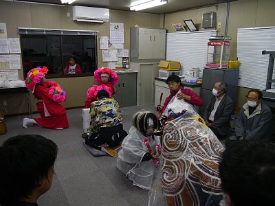 祭りの獅子舞い